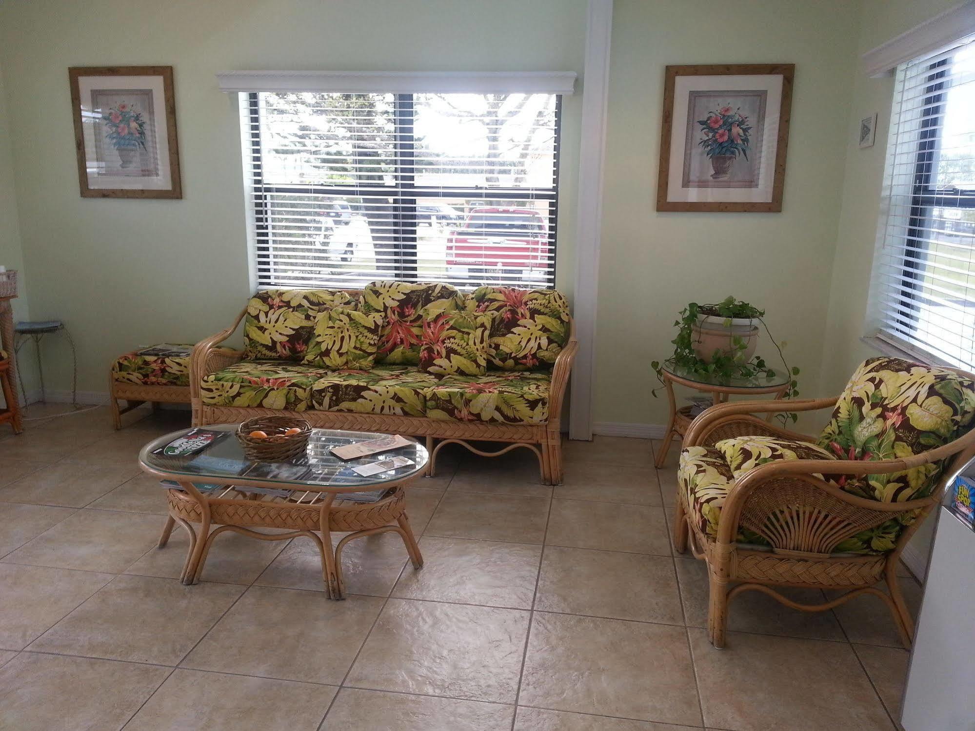Dockside Inn & Resort Fort Pierce Exterior photo