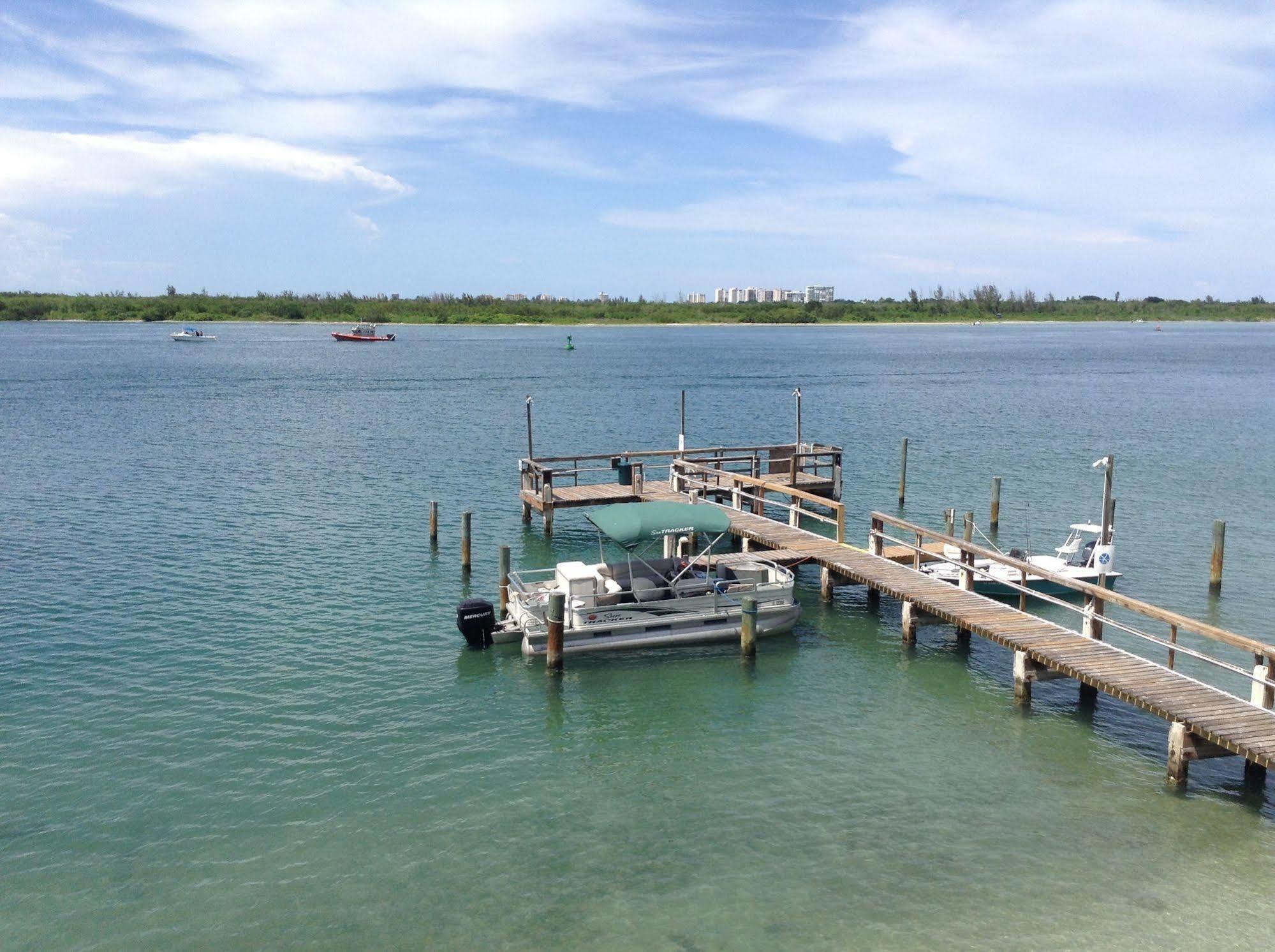 Dockside Inn & Resort Fort Pierce Exterior photo